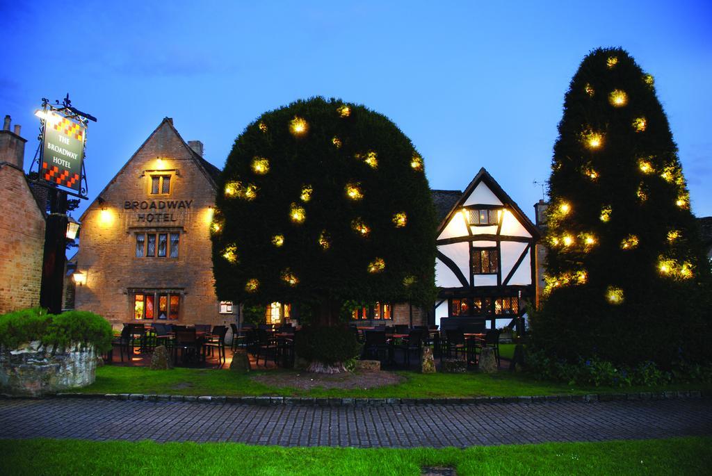 The Broadway Hotel Exterior foto